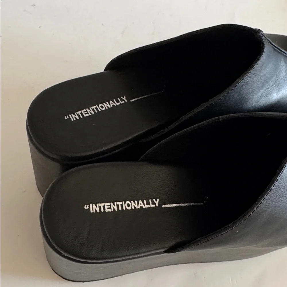 Intentionally Blank Black Kim Flatform Heel Chunky Platform Mules size 39 EU